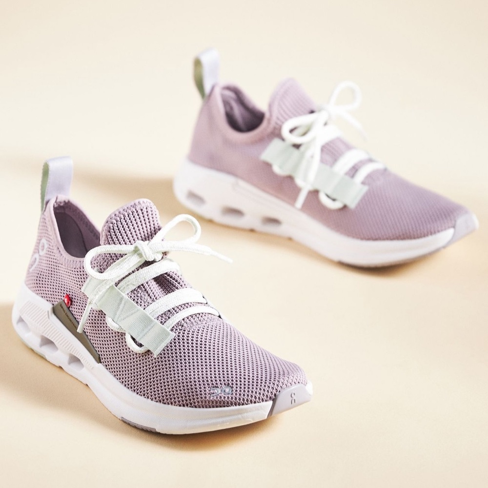On cloudeasy sneakers NWT
